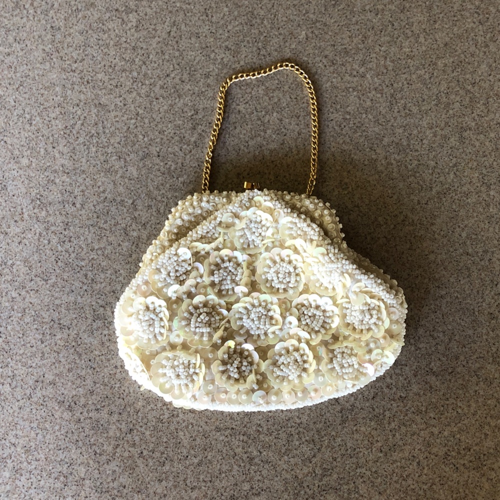 Chic Vintage Ivory Beaded Clutch with Gold Chain